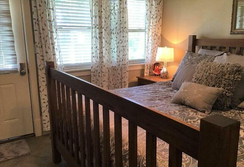 Plain & Fancy Bed & Breakfast