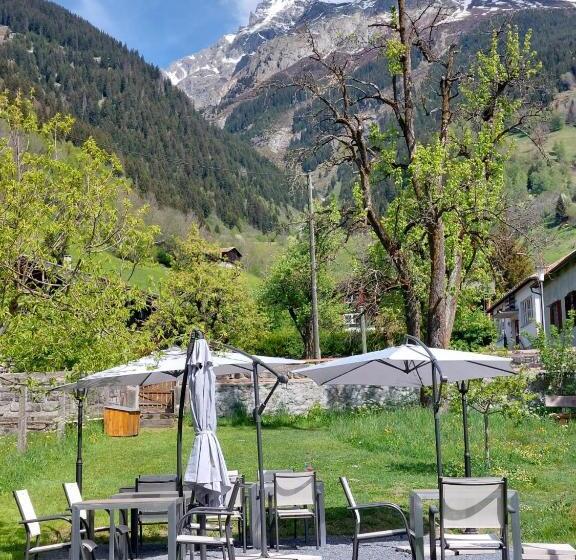 Общежитие Casa Tödi Restaurant