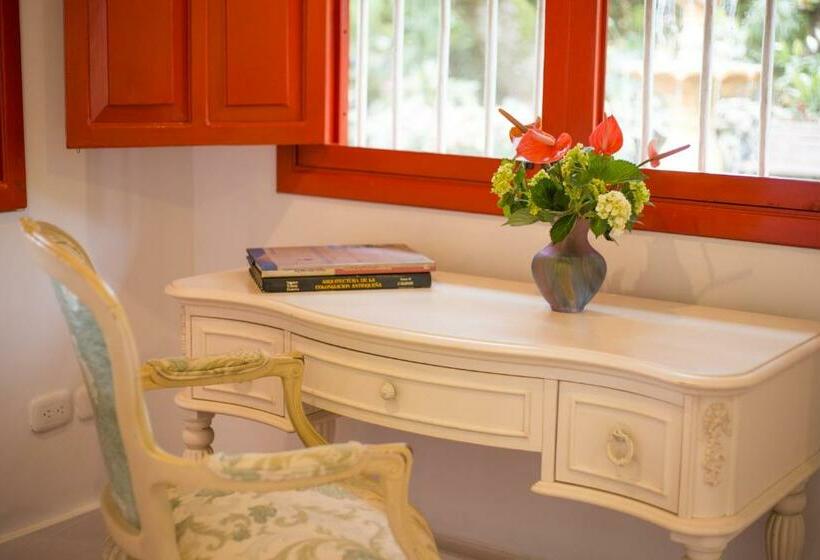 هتل Boutique Finca Los Mangos