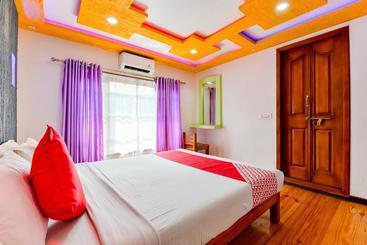 هتل Oyo 28075 Relax In Kerala 3 Bhk