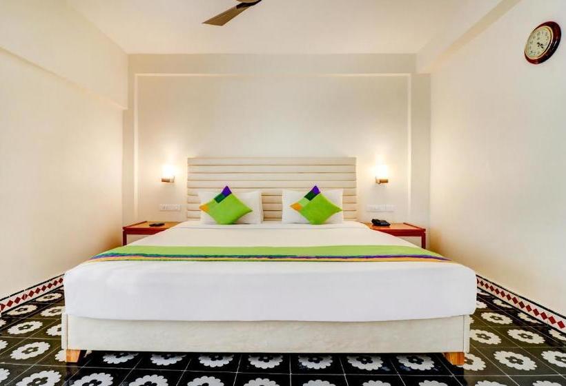 בית מלון כפרי Treebo Trend Palmyra Grand Suites