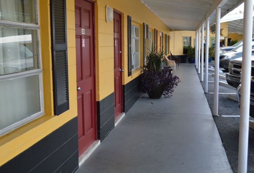 Tropicana Motel Wauchula