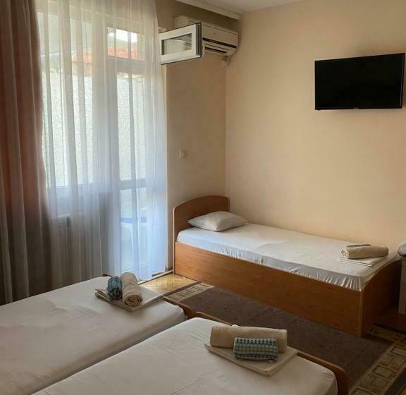 ペンション Family Hotel May