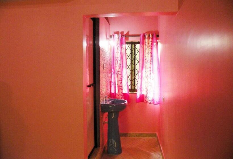 پانسیون Sai Guru Guest House