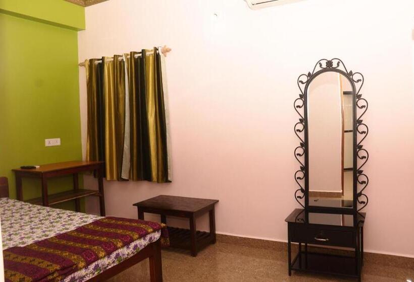 پانسیون Sai Guru Guest House