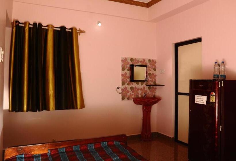 پانسیون Sai Guru Guest House