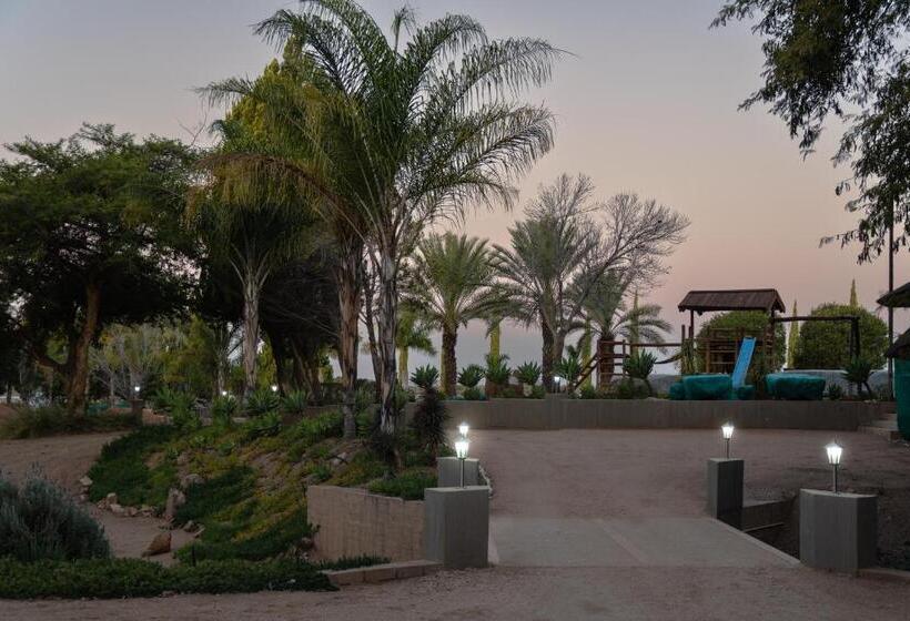 ペンション The Falls Guest House