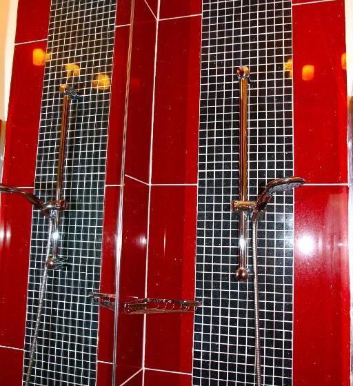 هتل Crompton Guest House