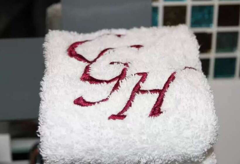 هتل Crompton Guest House