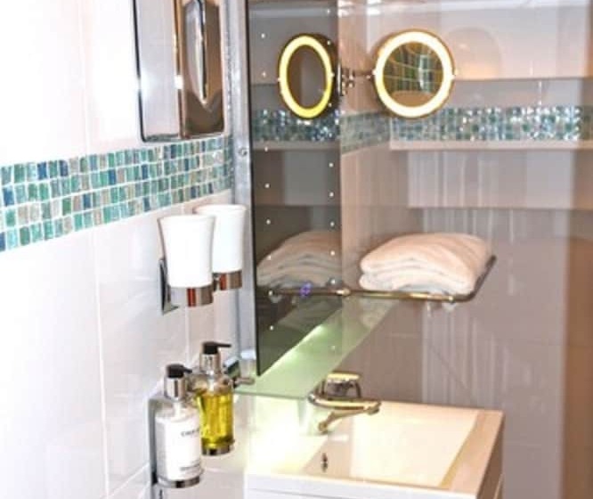 هتل Crompton Guest House