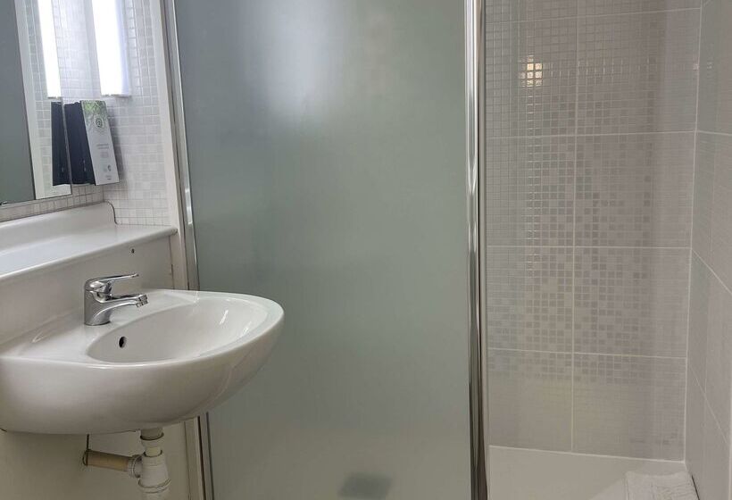 هتل Kyriad Direct Montpellier Saint Jean De Védas   La Peyrière