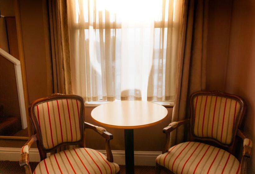 בית מלון כפרי Phoenix Park