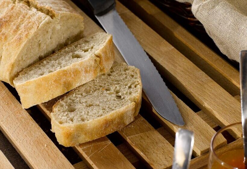 בית מלון כפרי Premiere Classe Avallon