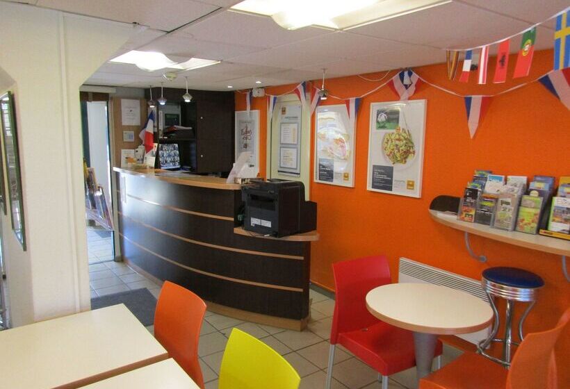 Отель Premiere Classe Avignon Le Pontet