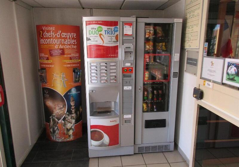 Отель Premiere Classe Avignon Le Pontet