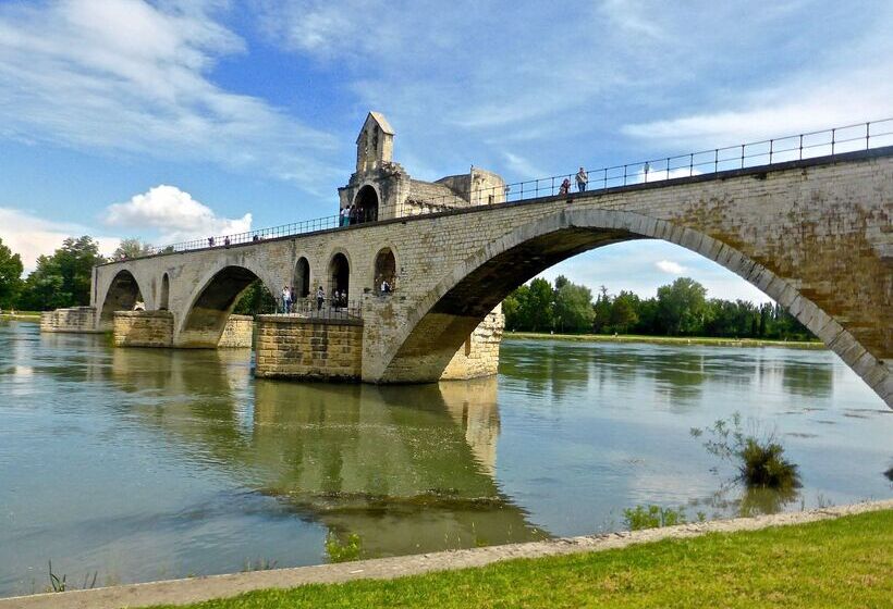 هتل Premiere Classe Avignon Parc Des Expositions