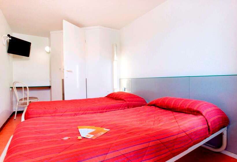 Отель Premiere Classe Coulommiers Mouroux