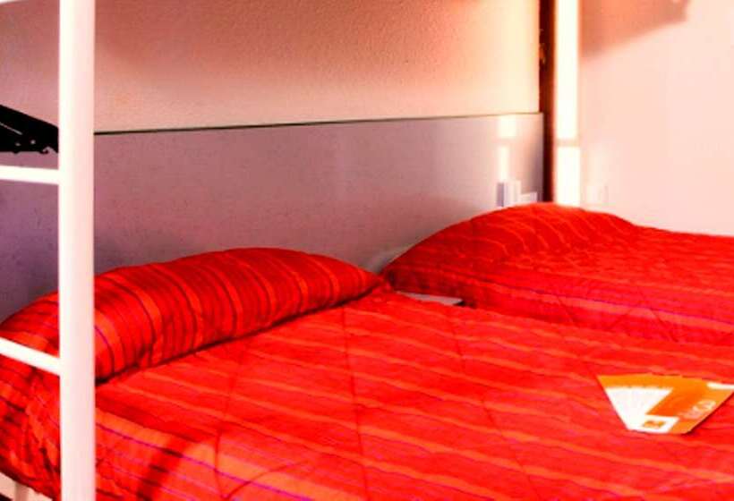 Отель Premiere Classe Coulommiers Mouroux