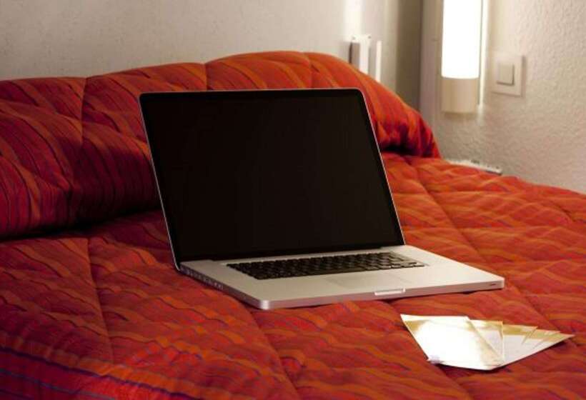 فندق Premiere Classe Geneve   Saint Genis Pouilly