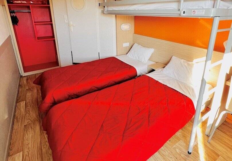 Отель Premiere Classe St Quentin En Yvelines Elancourt