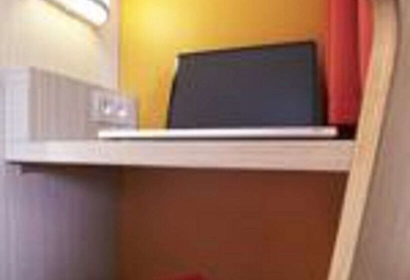 Hotel Premiere Classe Versailles Saint Cyr L Ecole