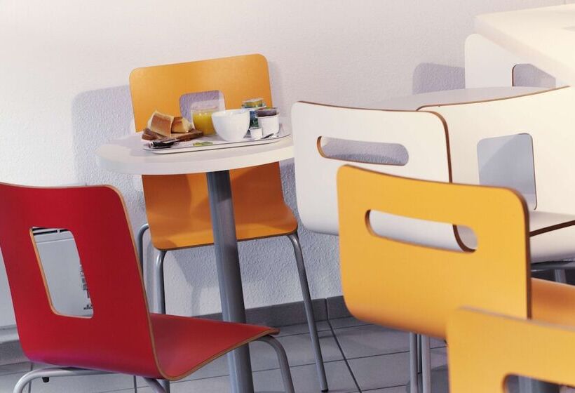 Отель Premiere Classe Creil   Villers Saint Paul