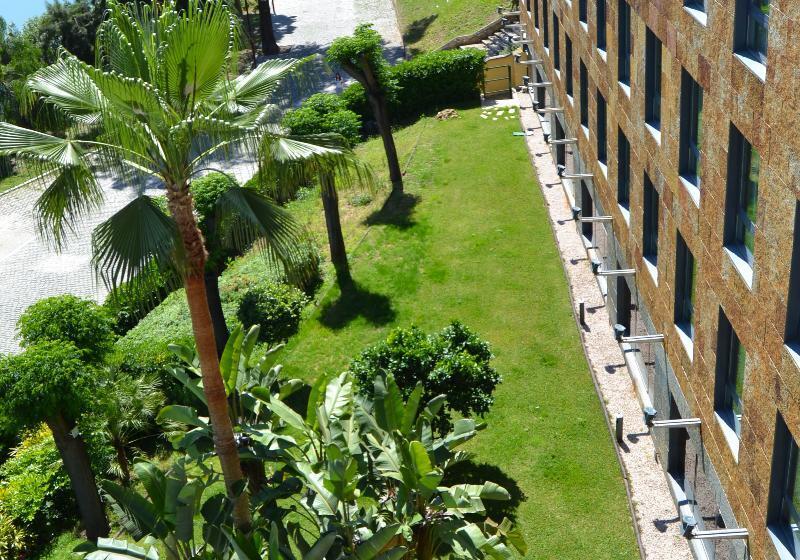 ホテル Ribera De Triana   Reopening!