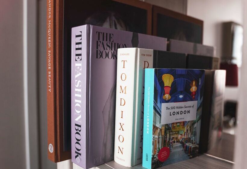 هتل The Trafalgar St. James London, Curio Collection By Hilton