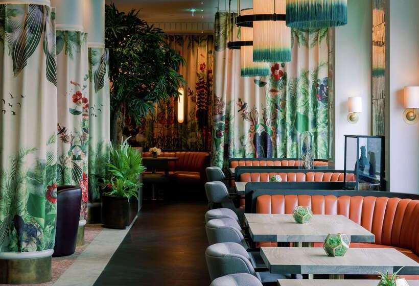 هتل The Trafalgar St. James London, Curio Collection By Hilton