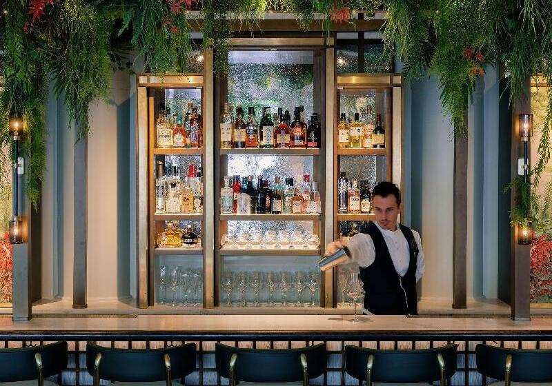 هتل The Trafalgar St. James London, Curio Collection By Hilton