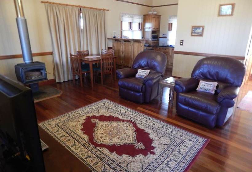 민박 R On The Downs Bnb & Spa Cottages