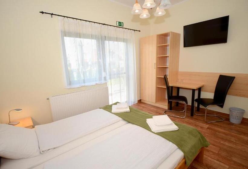 مبيت وإفطار Szárszó Panzió