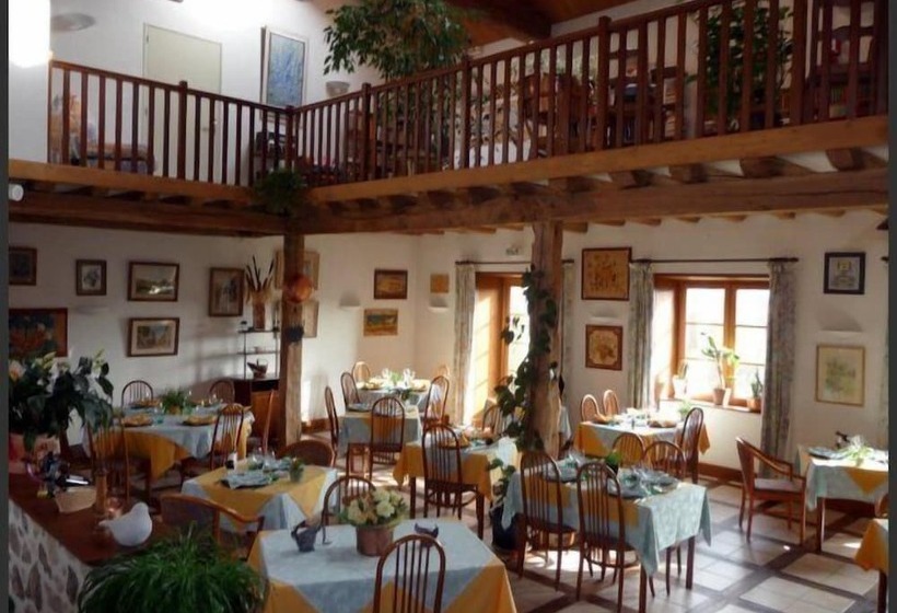 בית מלון כפרי Auberge La Source   Logis Hôtels