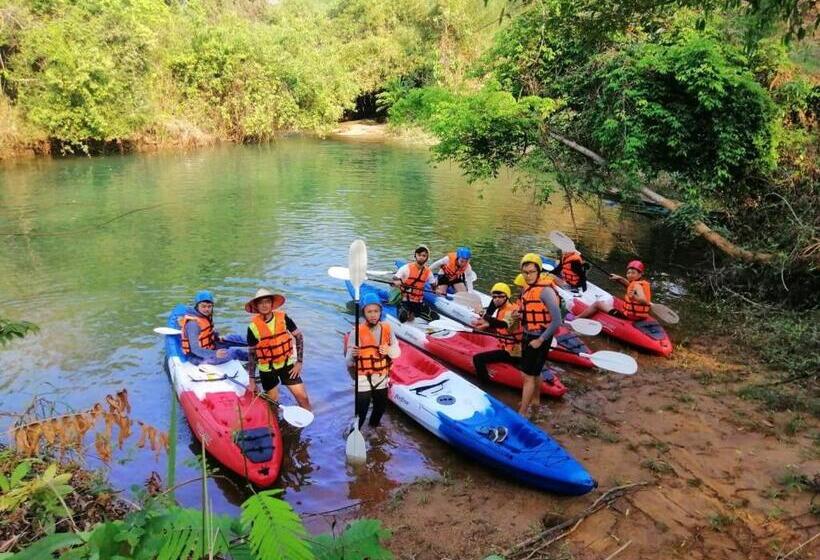 پانسیون Anouxa Riverview Guesthouse