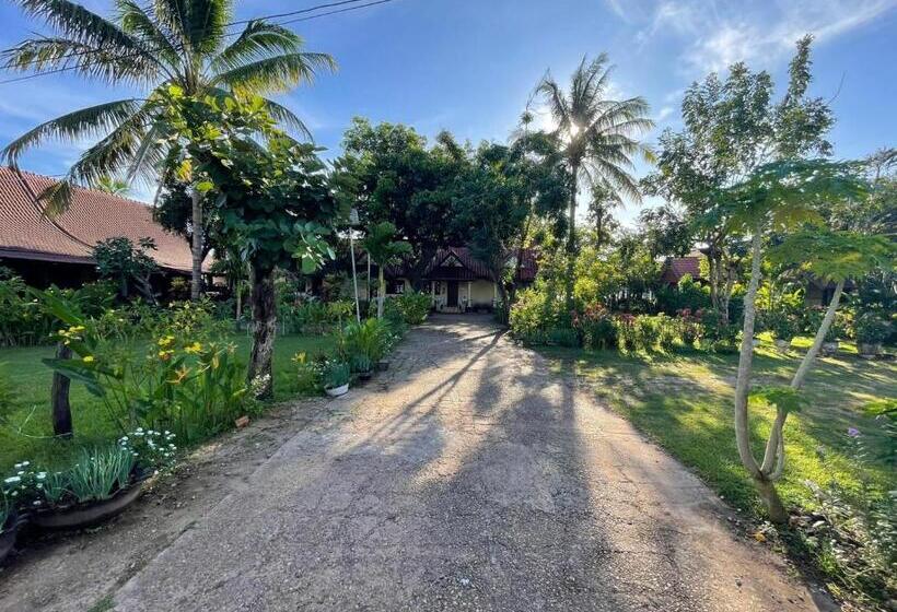 پانسیون Anouxa Riverview Guesthouse