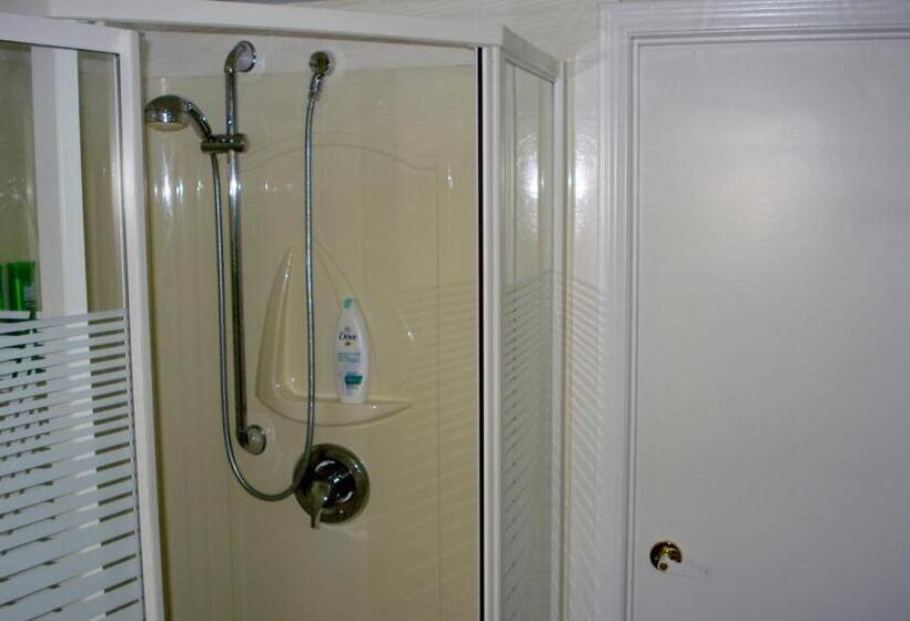 بنسيون Dave & Honey's Accommodation