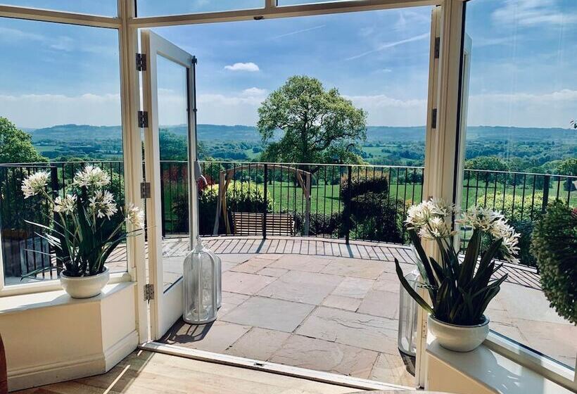 فندق Shireburn Arms