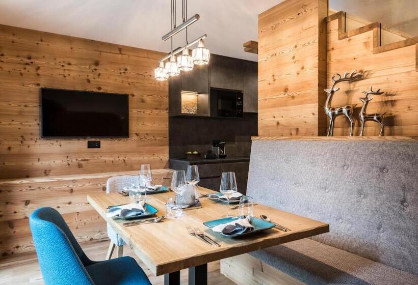 Les Dolomites Mountain Lodges