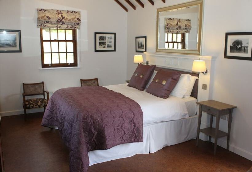 The Compasses Inn