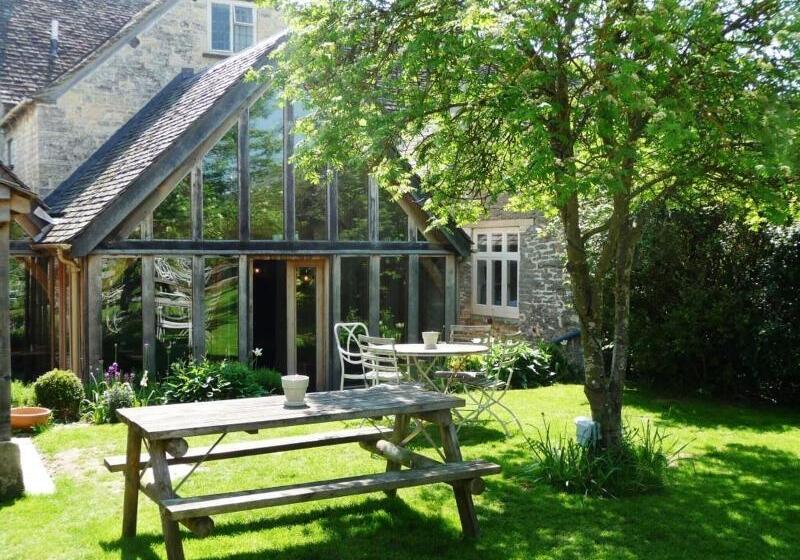 The Swan Inn
