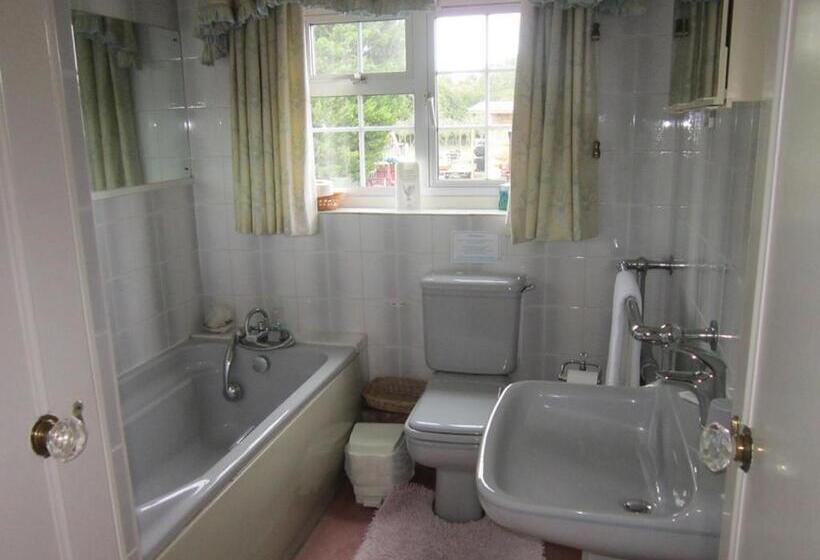 Newmans Hall Bed & Breakfast
