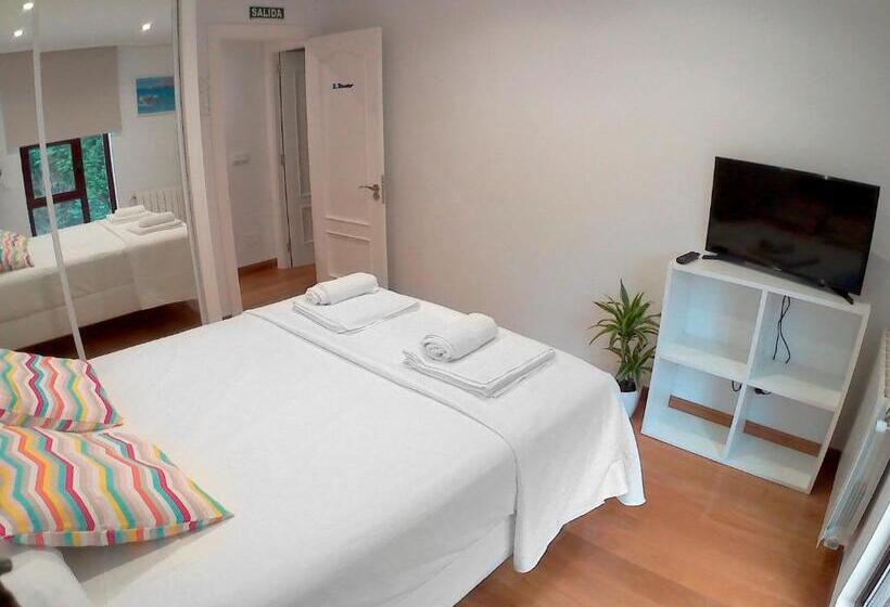Bed and Breakfast Somo Surfskate Hostel