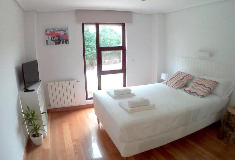 Bed and Breakfast Somo Surfskate Hostel
