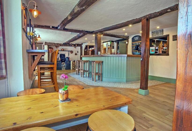 민박 Chequers Inn