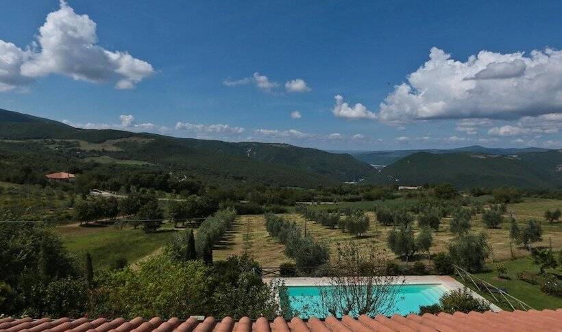فندق Agriturismo Podere Acqualoreto