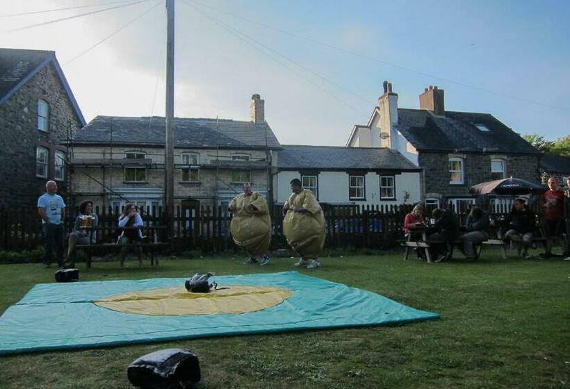 بنسيون The Penrhos Arms