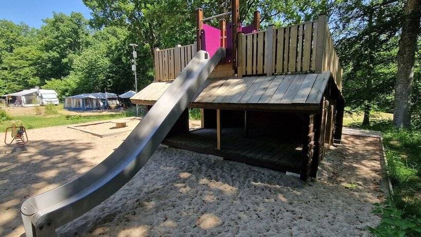 استراحتگاه Långasjönäs Camping & Stugby