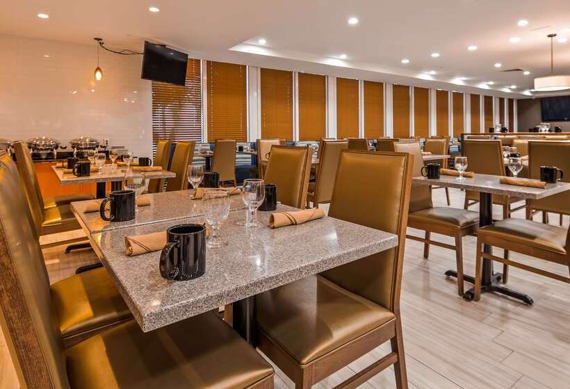هتل Best Western Plus Atlantic Beach Resort