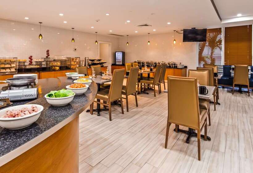 هتل Best Western Plus Atlantic Beach Resort