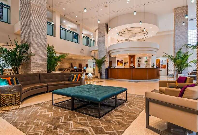 هتل Best Western Plus Atlantic Beach Resort